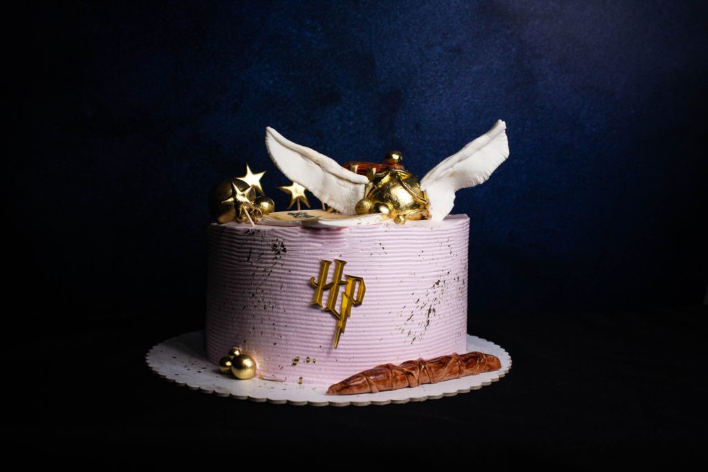 Harry Potter-themed wedding cake. 